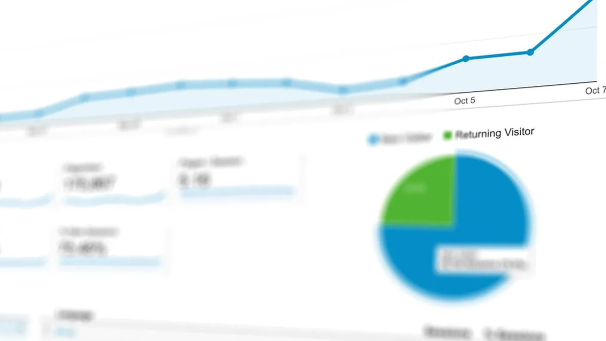 A compact spreadsheet dashboard showing total tasks, completed tasks, overdue tasks, and completion percentage (Photo by Negative Space, Pexels)